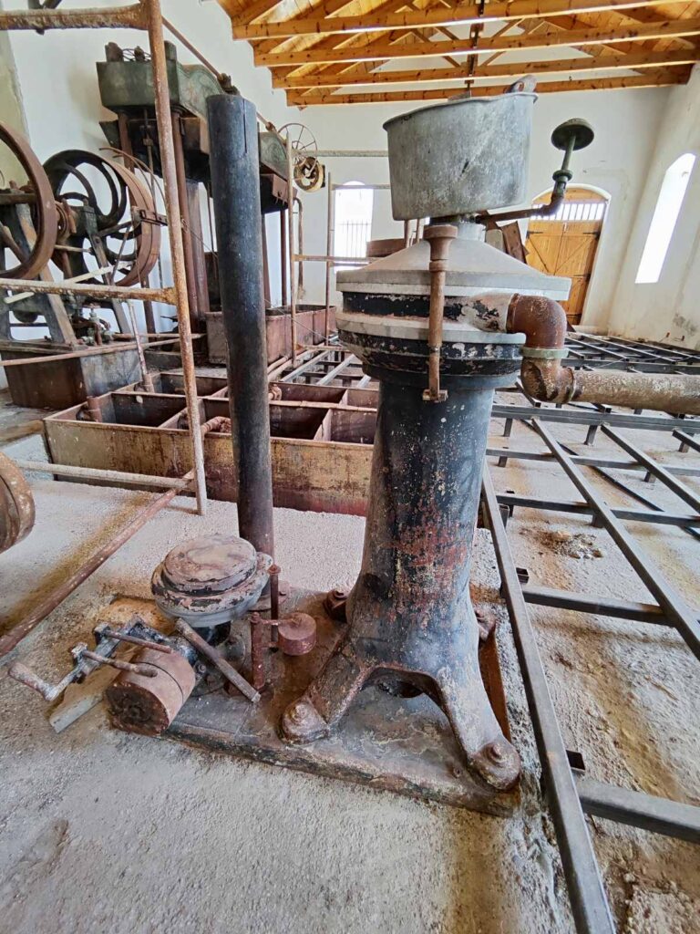 Διαχωριστὴς λαδιοῦ καὶ νεροῦ